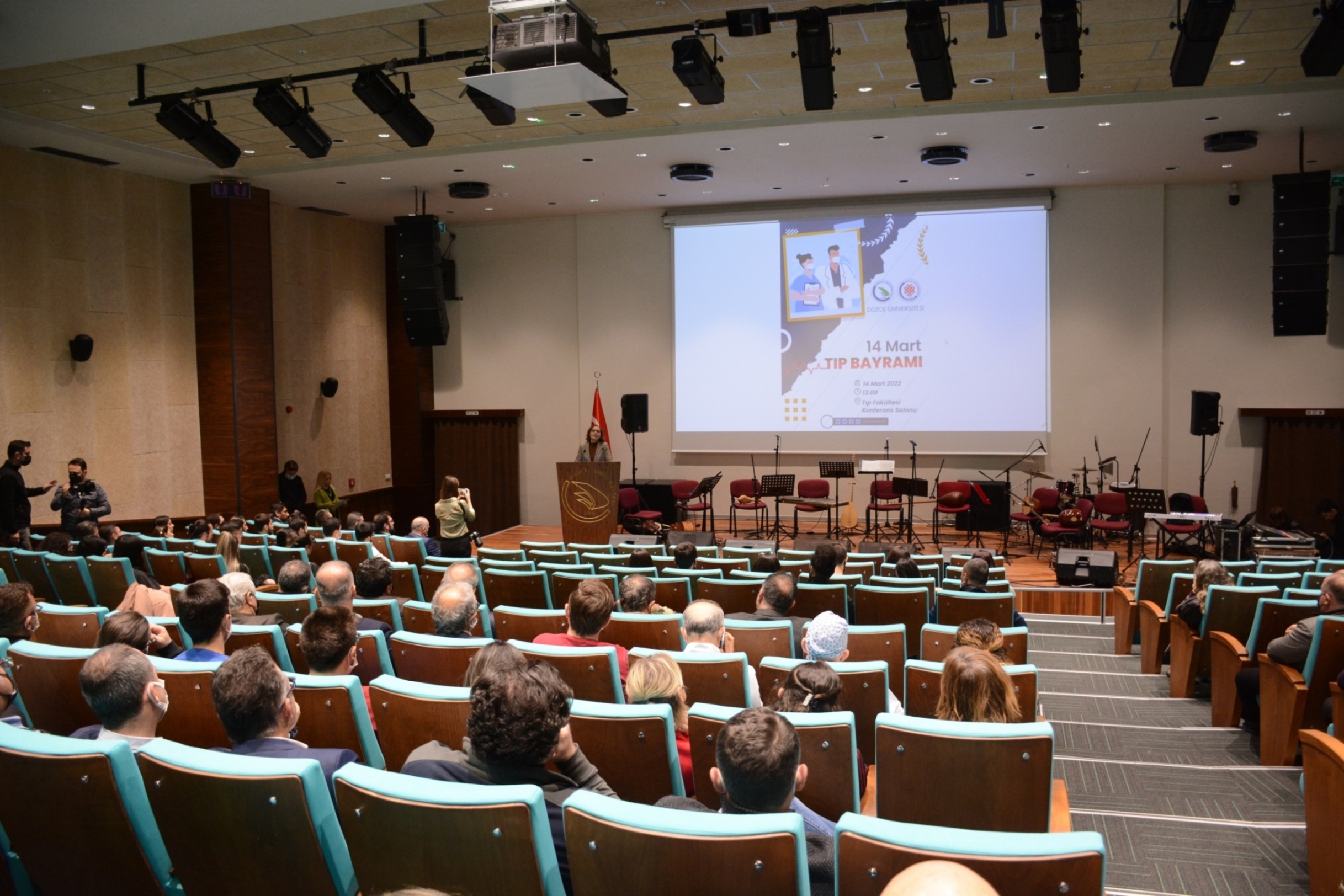 Düzce Üniversitesi Hastanesi’nde 14 Mart Tıp Bayramı Kutlandı