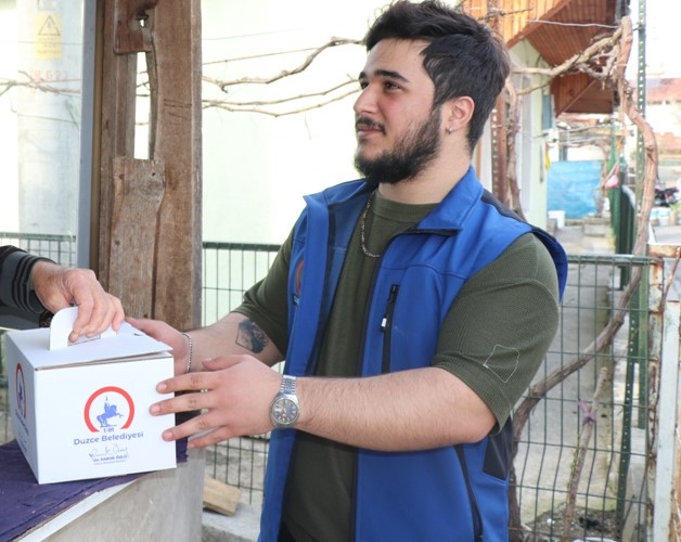 İftar yemekleri Düzce Belediyesinden