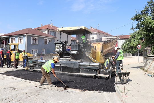 Düzce Belediyesi'nden asfalt atağı