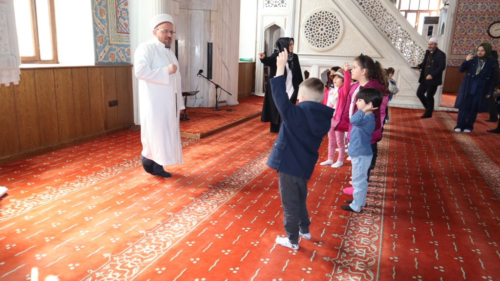 Manevi duygular gelecek kuşaklara aktarılıyor