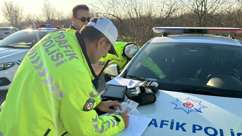 143 araç trafikten men edildi, 38 araç sürücüsü alkollü yakalandı