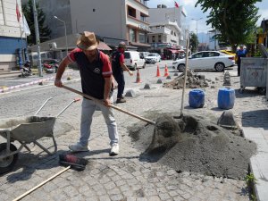 10 kilometre yeni yol 38 kilometre yolda regraj yapıldı