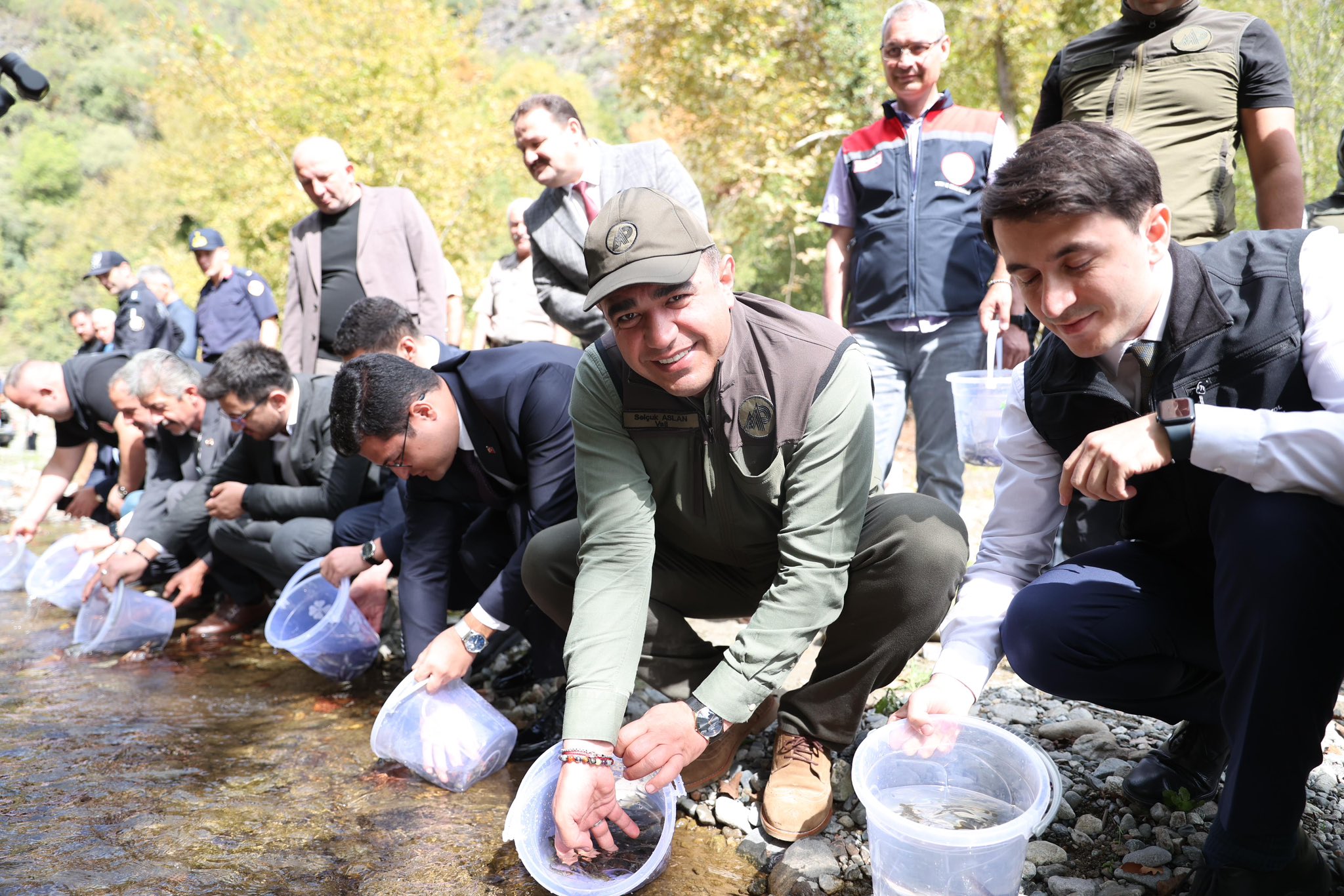 15 bin kırmızı benekli alabalık derelere salındı