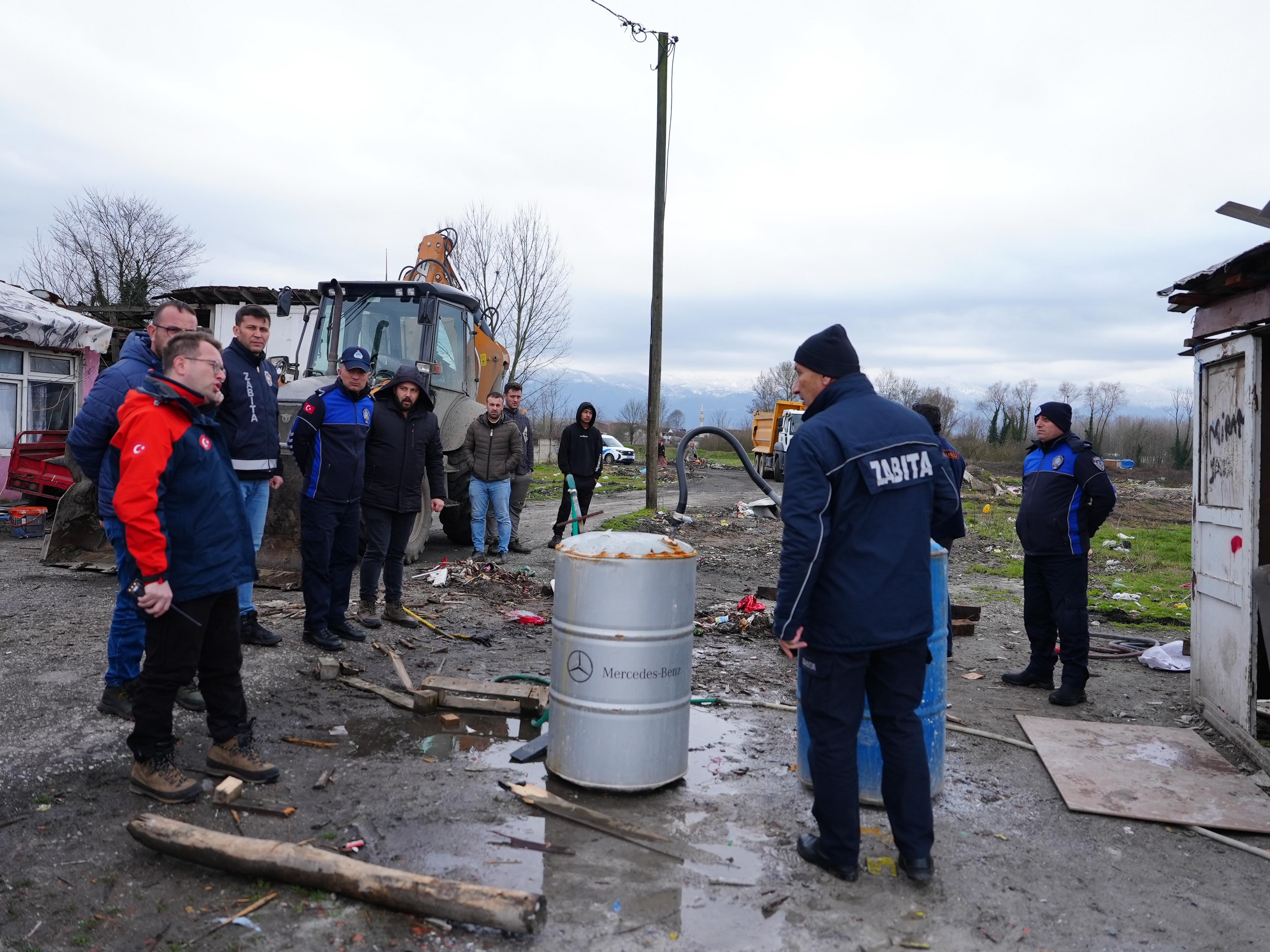 Düzce’de kimyasal dolu balonlara ve varillere el konuldu