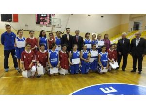 Burhaniye’de Basketbol Yıldızlar Grup Final Müsabakaları Düzenlendi
