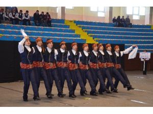 Erzurum Halk Oyunlarına Doyacak