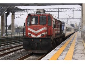 Elektrikler Kesildi Hızlı Tren Yolda Kaldı