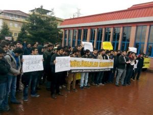 ODTÜ’de Karşıt Görüşlü Öğrencilerin Kavgası SAÜ’de Protesto Edilmeye Devam Etti