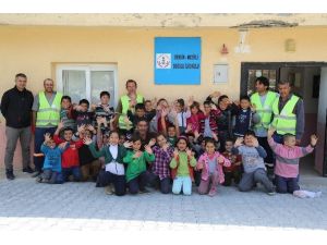 Mezitli Belediyesi, Doğlu İlkokulu Bahçesine Kilit Parke Taşı Döşedi