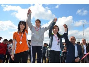 Puanlı Atletizmde Kupa Ve Madalaya Coşkusu