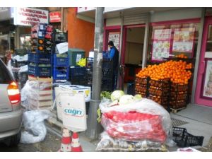 İzmit Belediyesi’nden Kaldırım Uyarısı