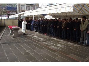 Bayburt’ta Savcı Mehmet Selim Kiraz İçin Gıyabi Cenaze Namazı Kılındı