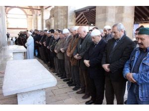 Edirne’de Şehit Savcı Kiraz İçin Gıyabi Cenaze Namazı Kılındı