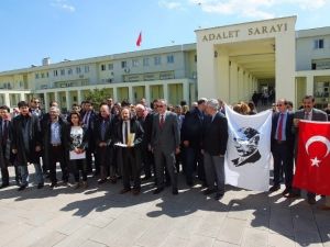 Sakarya Barosu’ndan Adliye Önünde Protesto