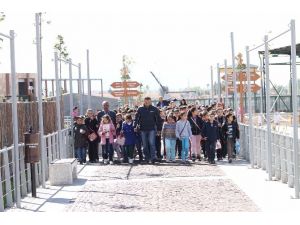 Pınarbaşı İlçesinden Gelen Öğrenciler Hayvanat Bahçesi’ni Ziyaret Etti