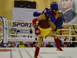 Muay Thai Türkiye Şampiyonası Adana’da Sürüyor