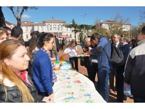 Tekirdağ’da Öğrenciler ’Renkli Eller Otizmin Farkında’ Etkinliği İle Otizme Dikkat Çekti