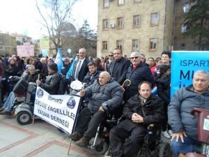 Isparta’da Otizmde Farkındalık Yürüyüşü Düzenlendi