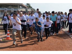 Otizmli Çocuklar Farkındalık Oluşturmak İçin Koştu