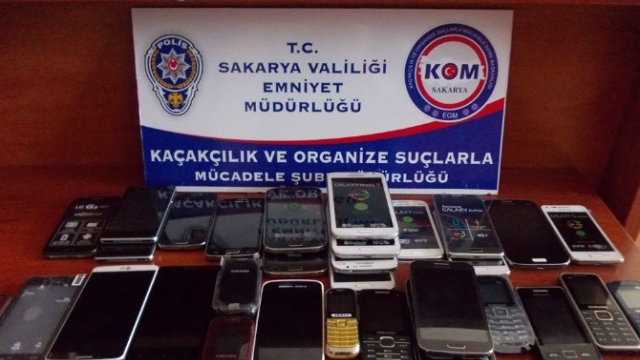 Sakarya’da 451 Adet Kaçak Cep Telefonu Ele Geçirildi