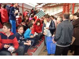 Tavşanlı’da Bahar Şenlikleri Futbol Turnuvasıyla Başladı