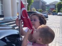 Miniklerden Yürekleri Isıtan Bayrak Sevgisi